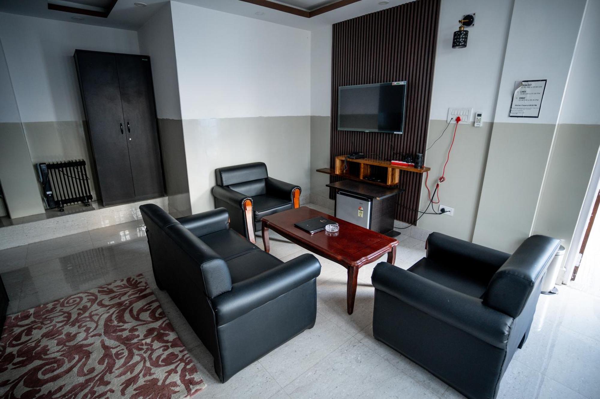 2K Hotel Kohima Exterior photo